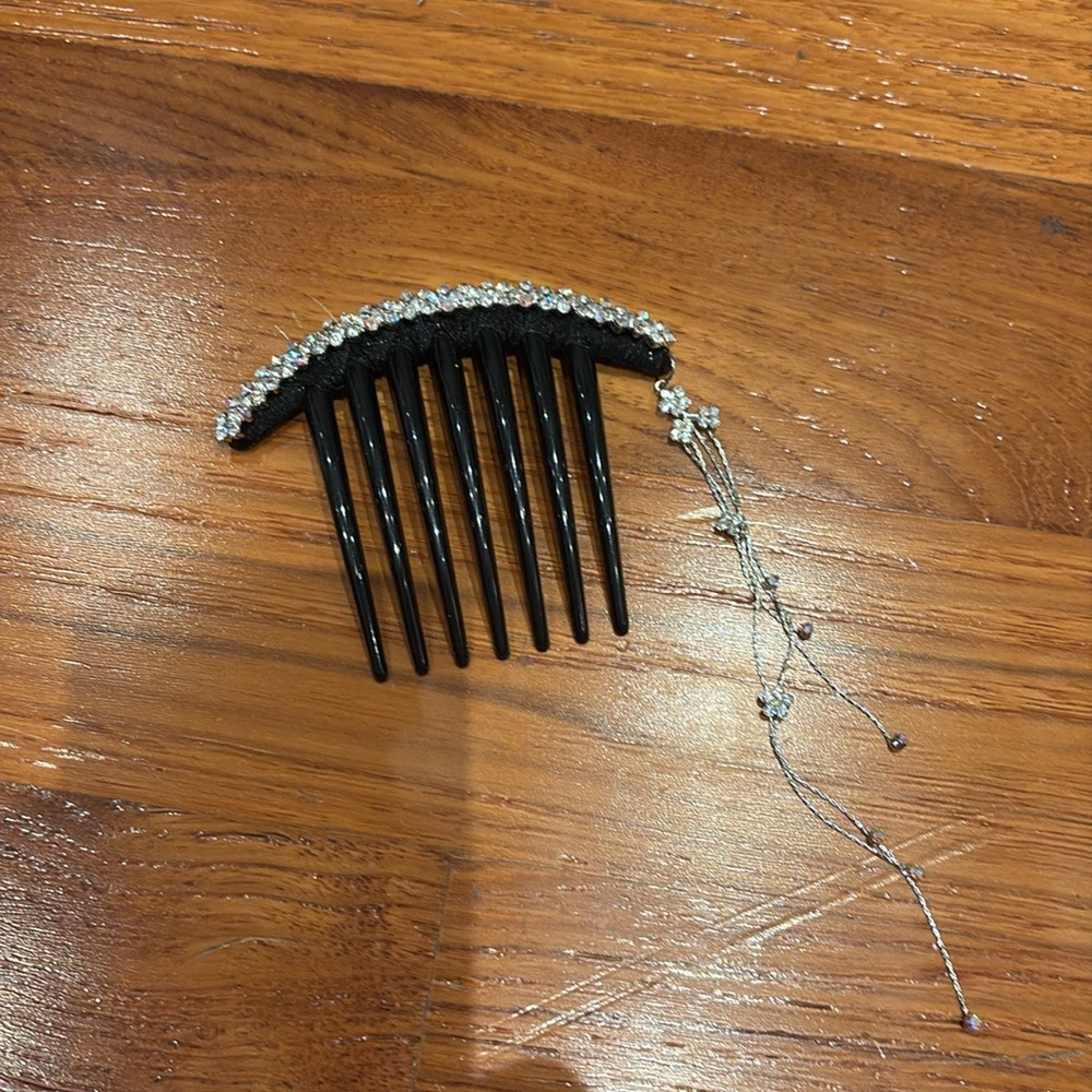 NWT WHITE rhinestone hair accessory